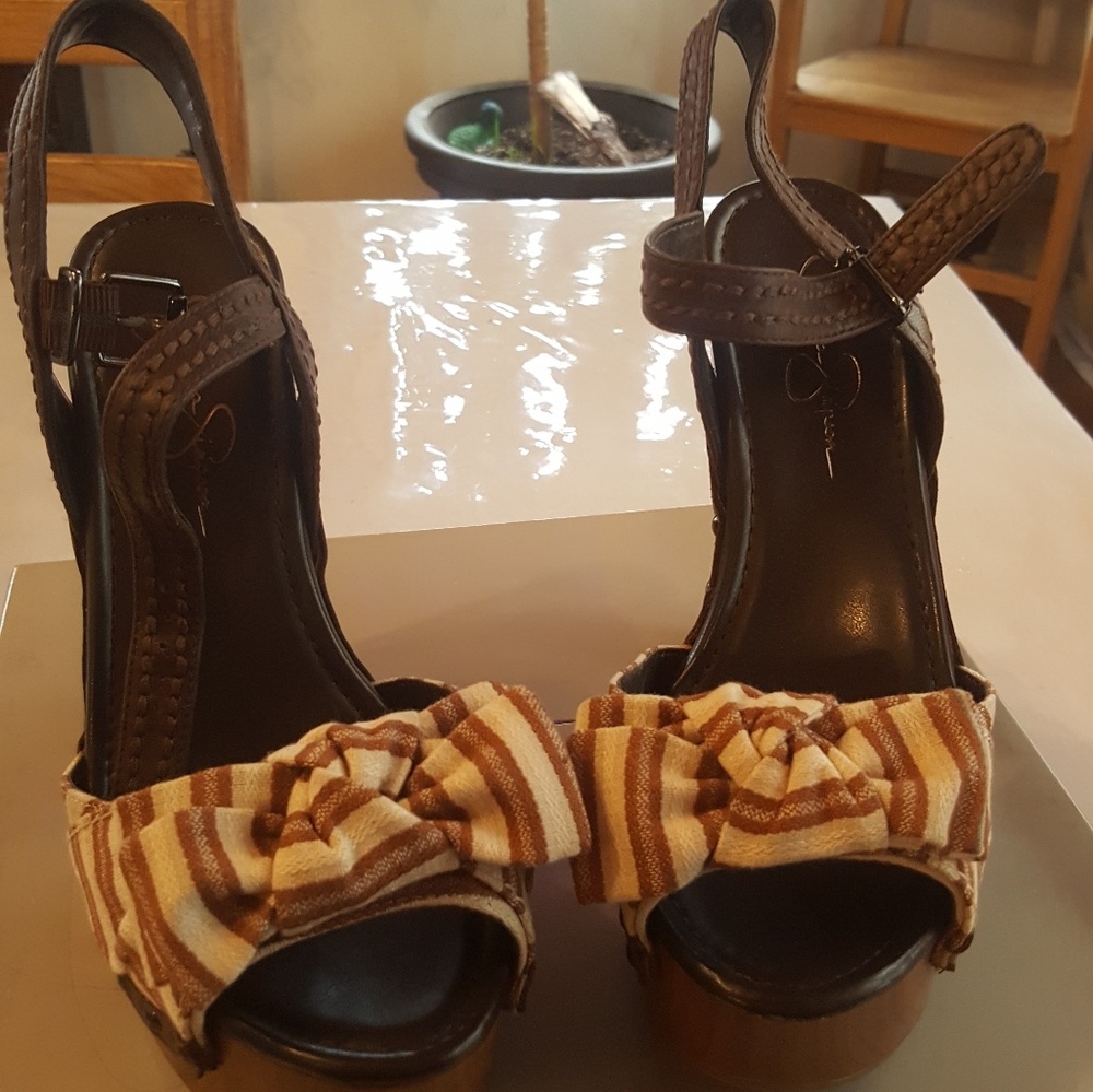 Jessica Simpson platform heels